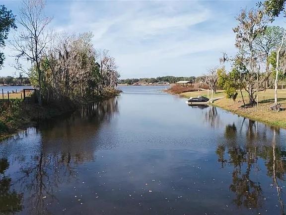 LAKESIDE ESTATES - Residential