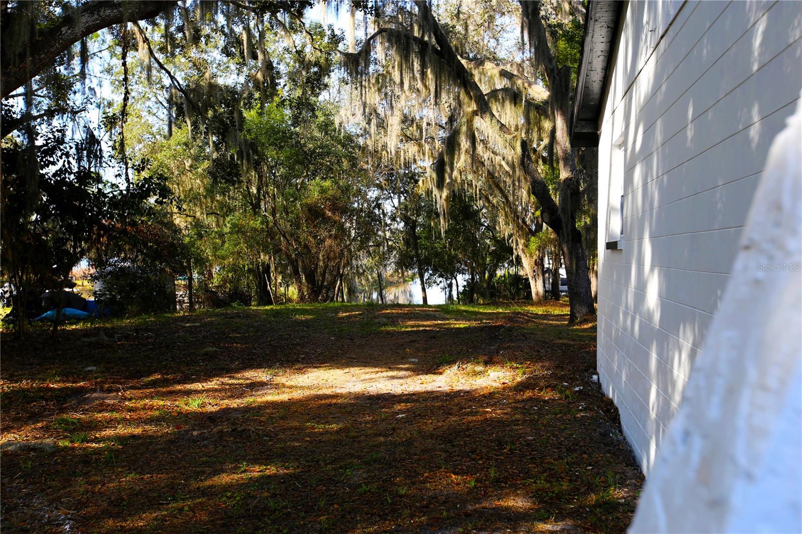 LAKESIDE ESTATES - Residential