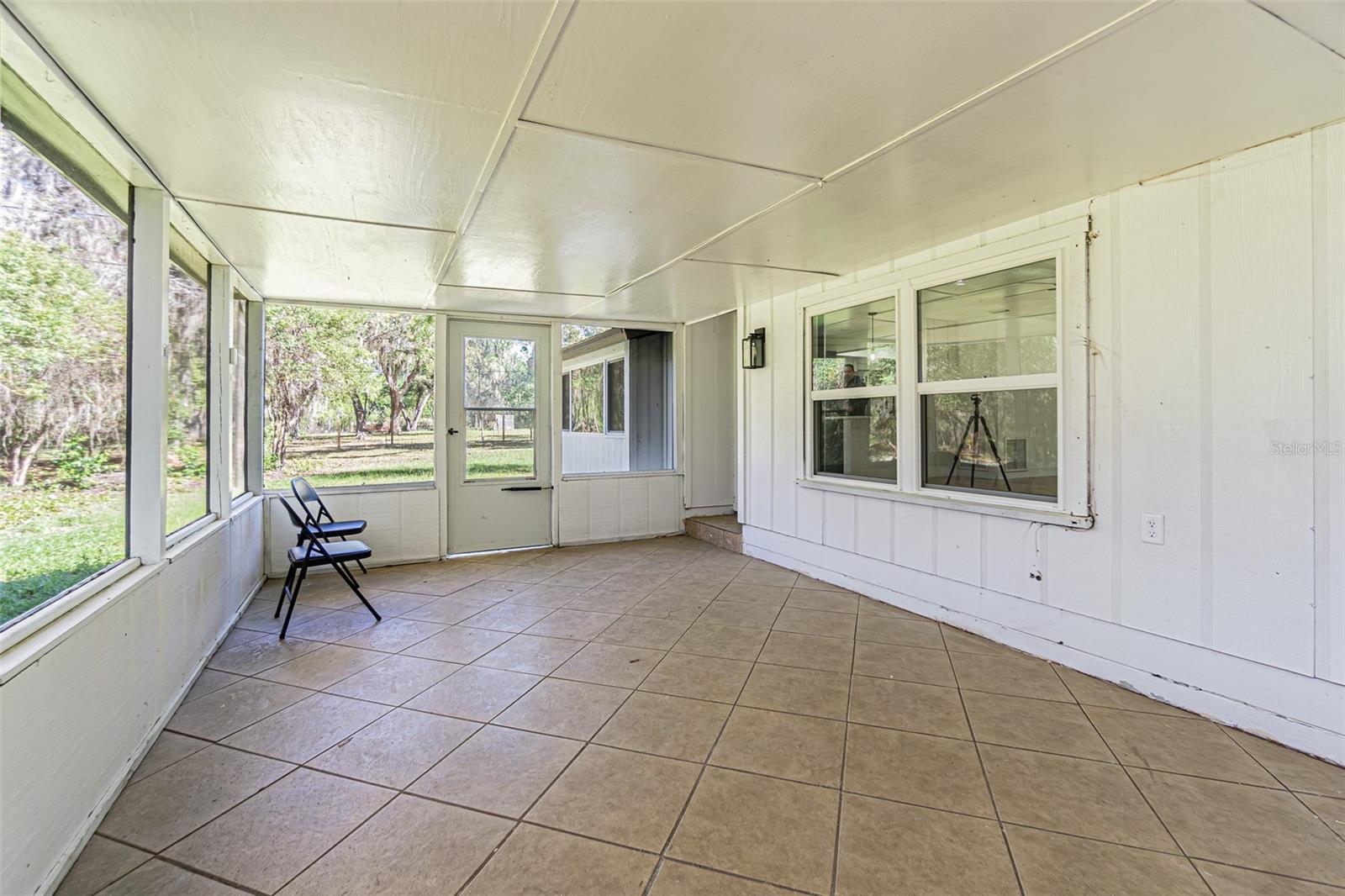 LAKESIDE ESTATES - Residential