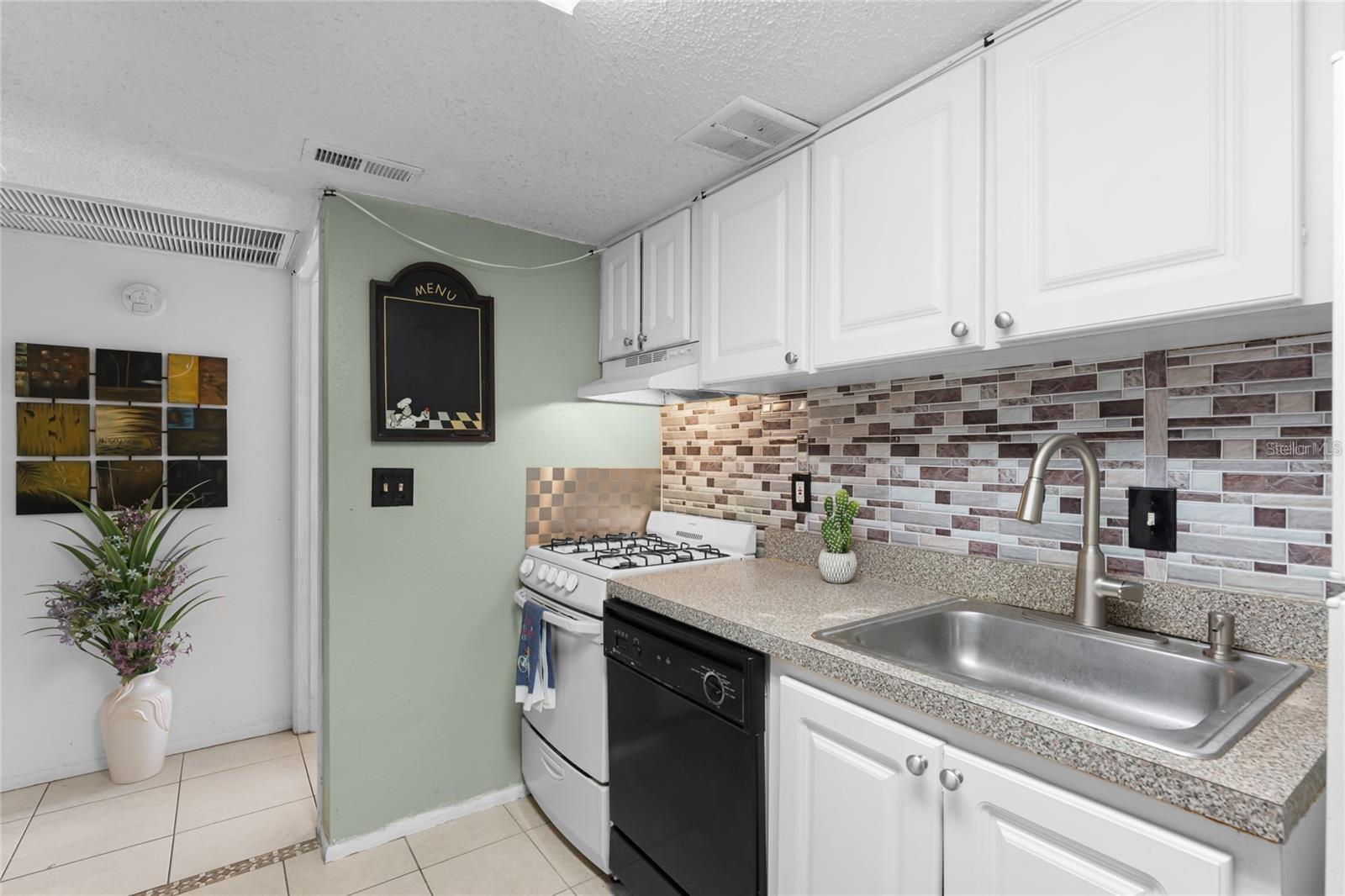 WATERSIDE AT CRANES ROOST A CONDO COMMUNITY - Residential