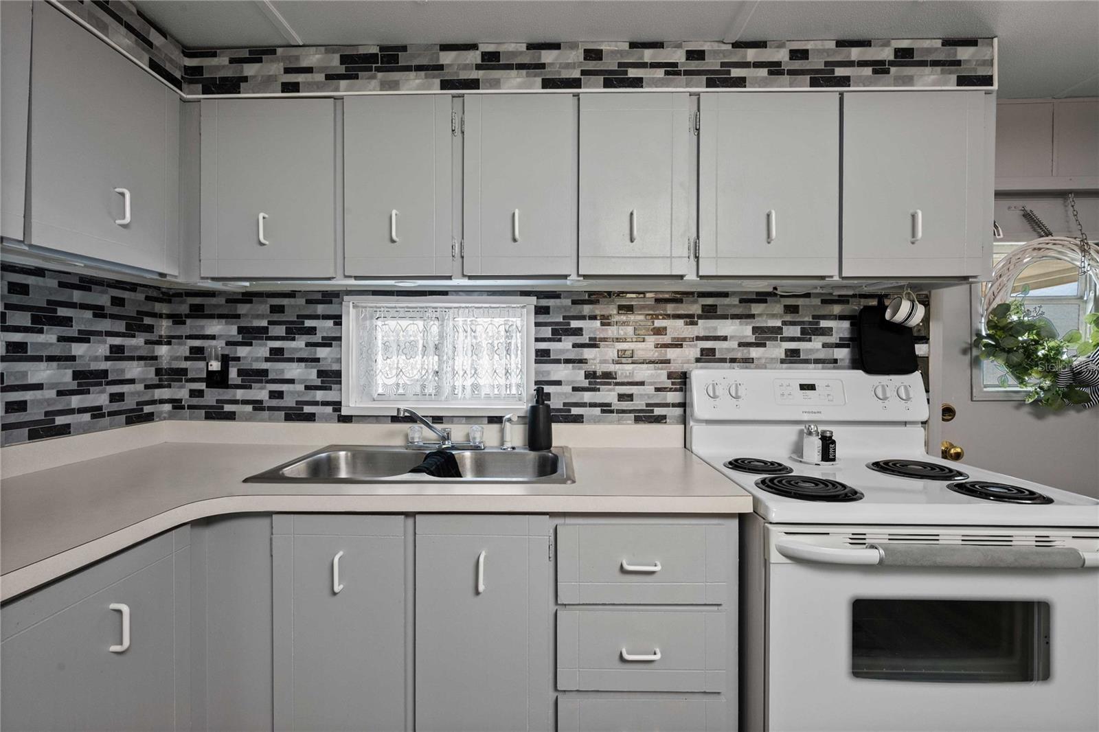 BETMAR ACRES - Residential
