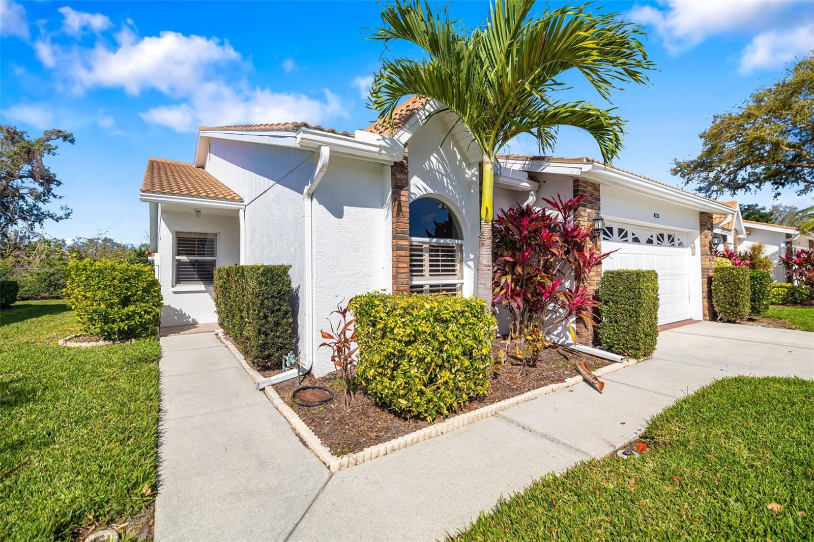 5814 GARDEN LAKES FERN