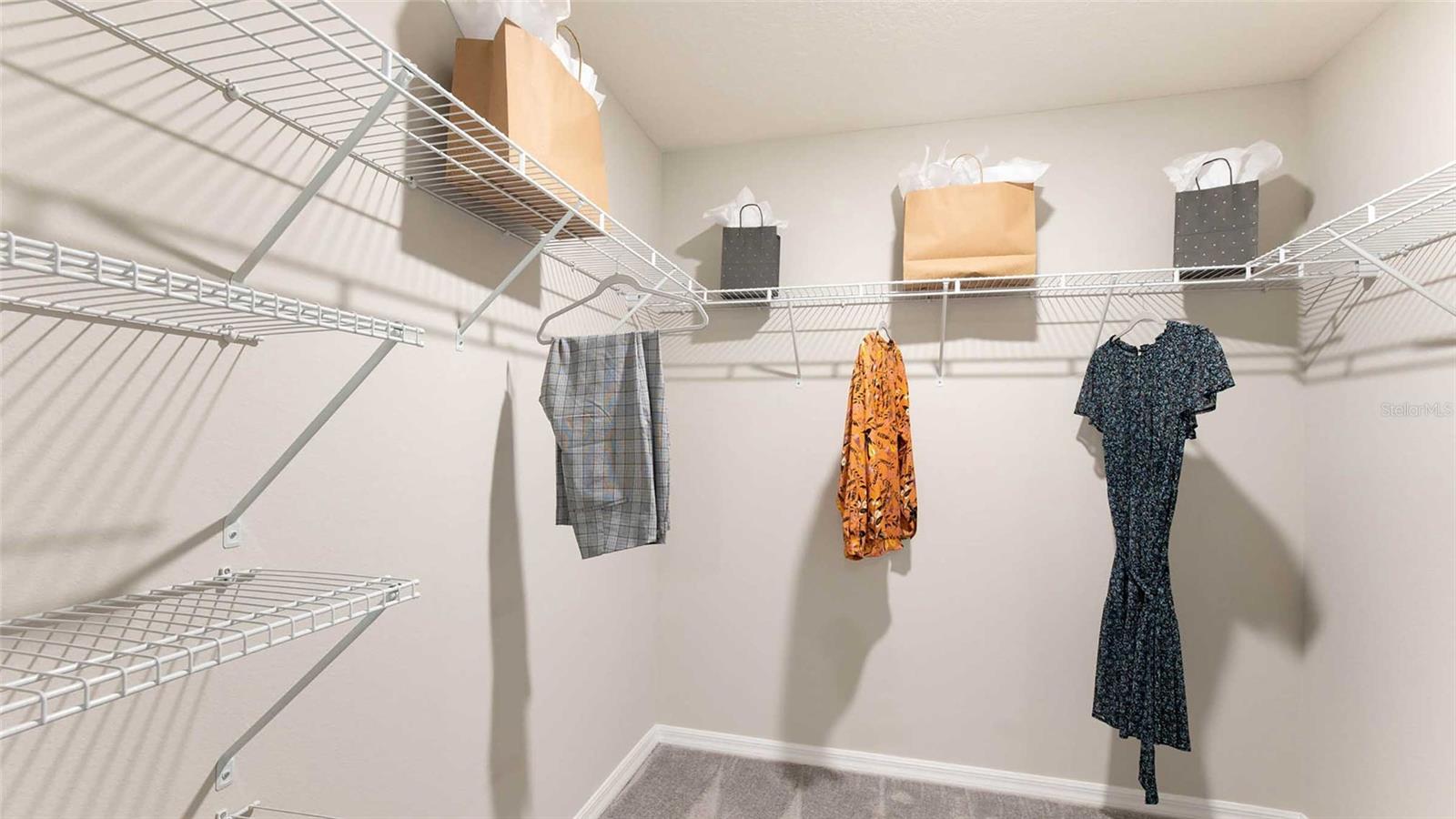 BELLA LAGO - Residential