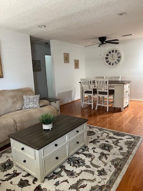 ON TOP OF THE WORLD - Residential Lease