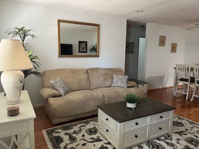 ON TOP OF THE WORLD - Residential Lease