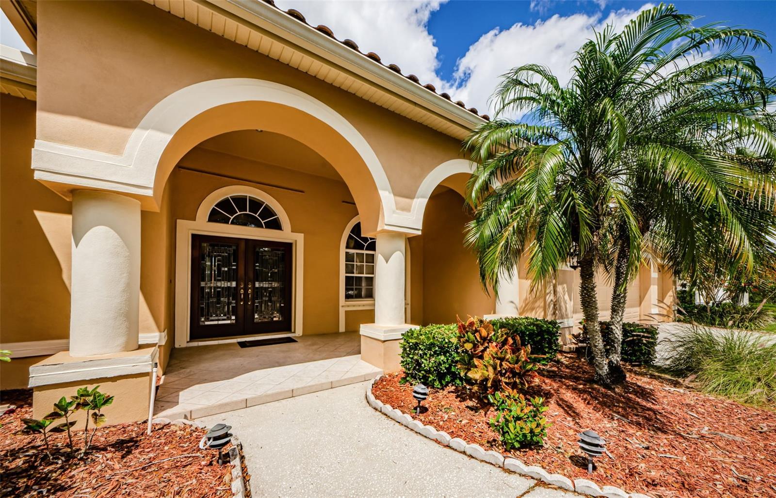 2042 DIAMOND COURT