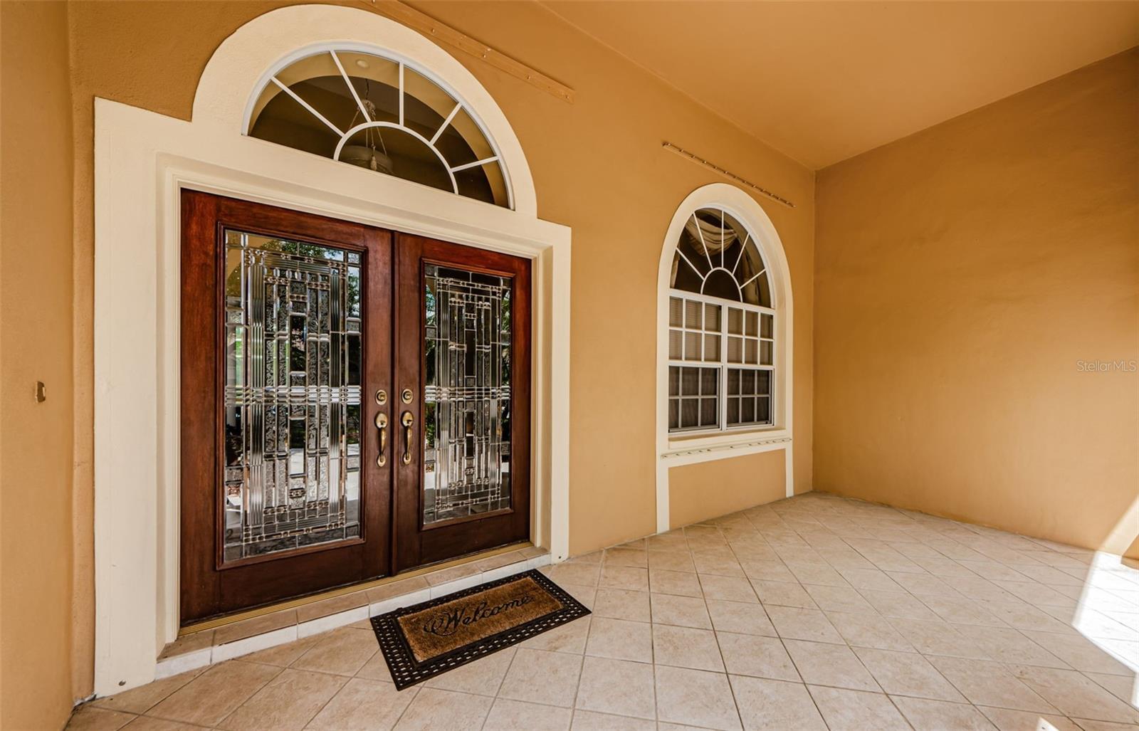 2042 DIAMOND COURT