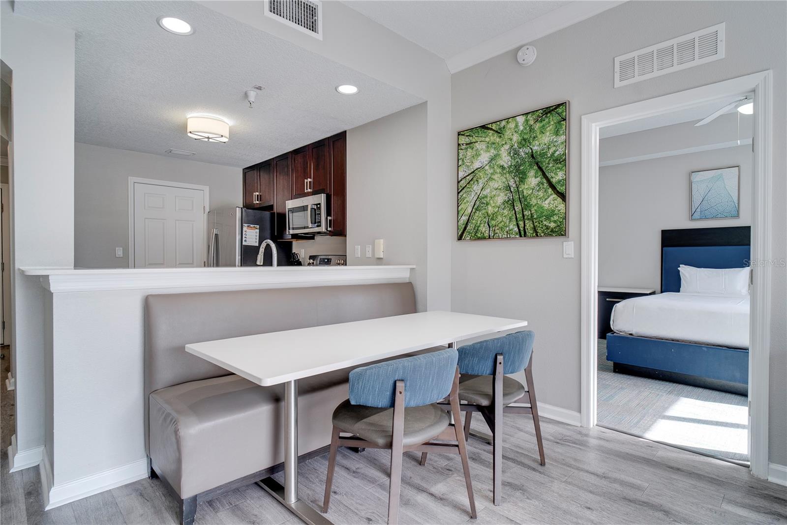 GROVE RESORT - Residential