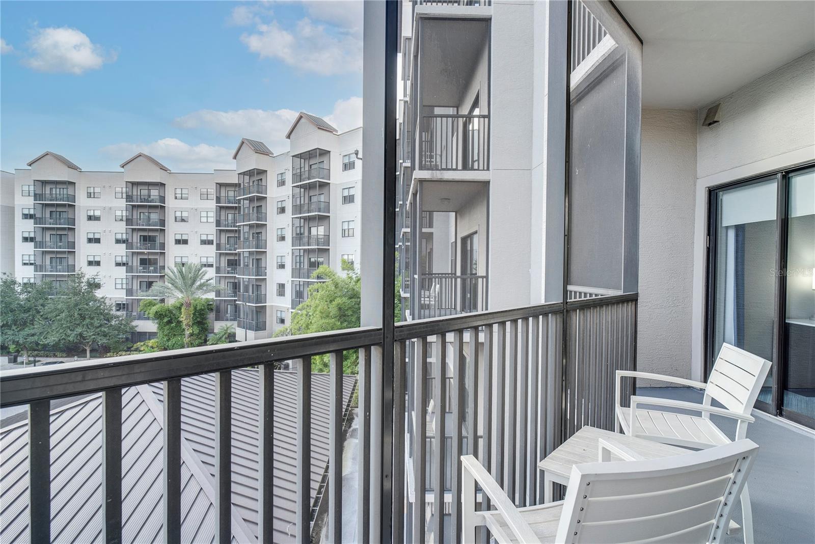 GROVE RESORT - Residential