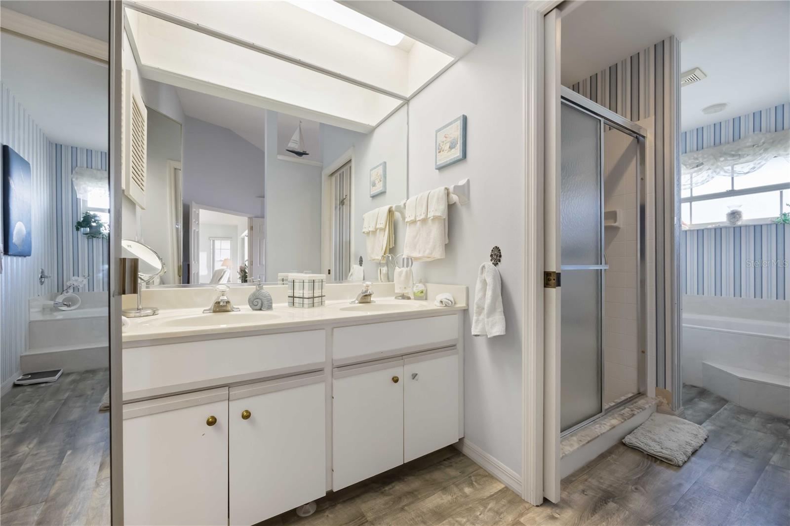 HARRINGTON LAKE - Residential