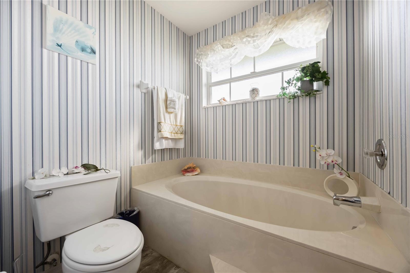 HARRINGTON LAKE - Residential