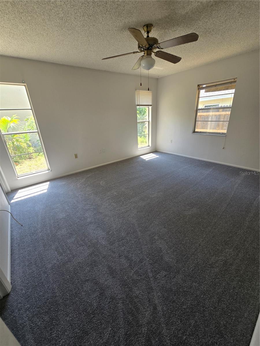 809 GREEN VALLEY ROAD