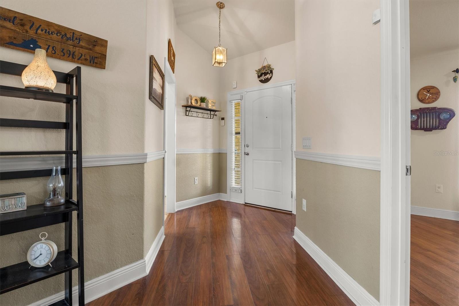 1585 DOVES VIEW CIRCLE