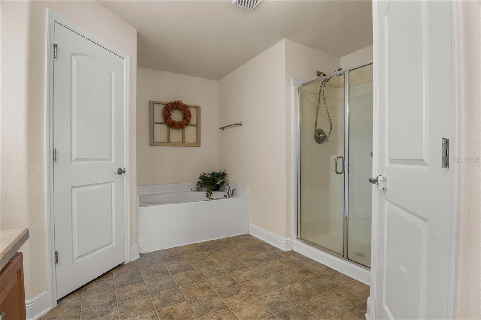 DOVES VIEW - Residential