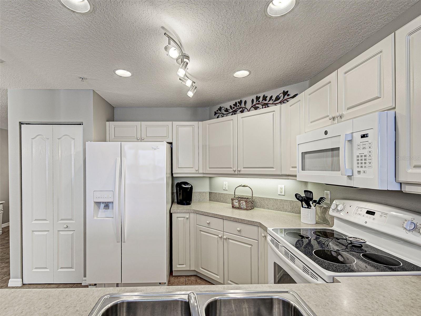 COURTYARDS AT GONDOLA PARK - Residential