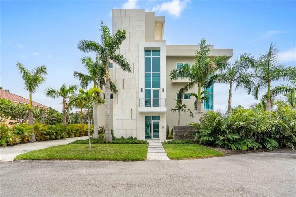Photo of 1000 Tocobaga Lane, Sarasota, FL 34236 (MLS # A4660993)