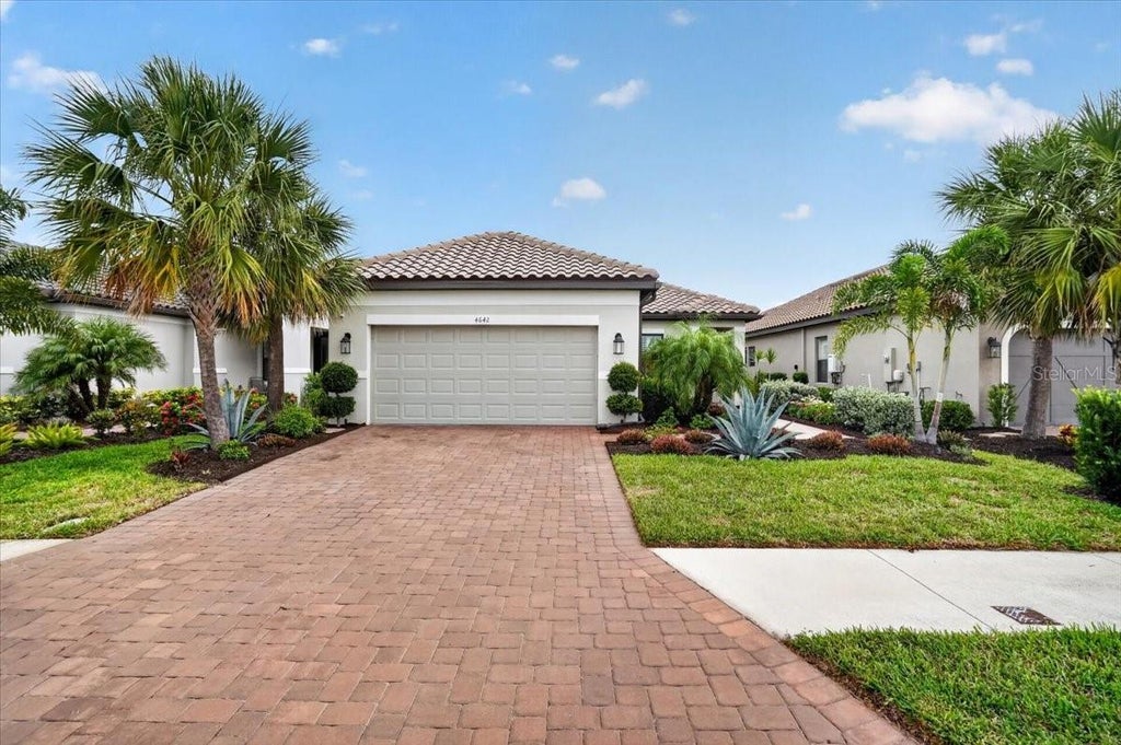 Photo of 4642 Crestpoint Way, Palmetto, FL 34221 (MLS # TB8520028)
