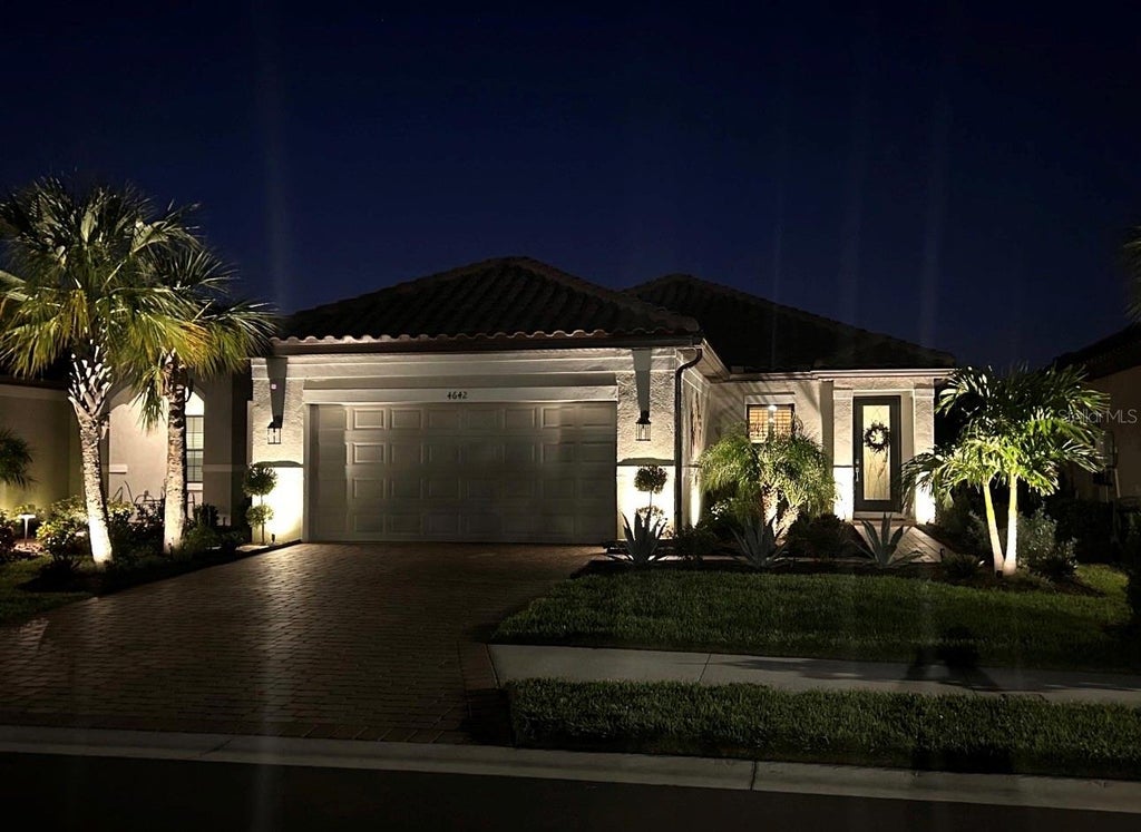 Photo of 4642 Crestpoint Way, Palmetto, FL 34221 (MLS # TB8520028)