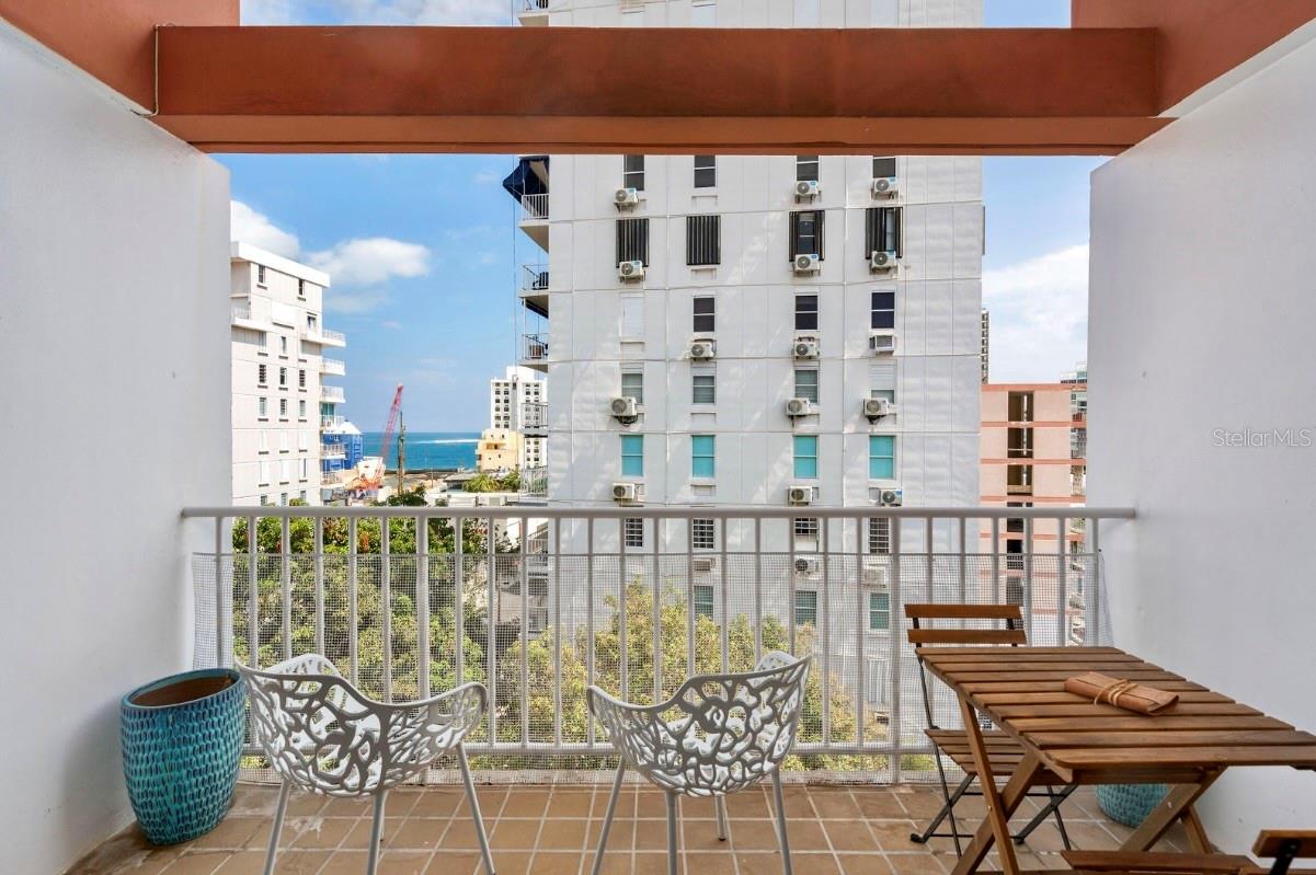 1202 Av Magdalena MAGDALENA 702