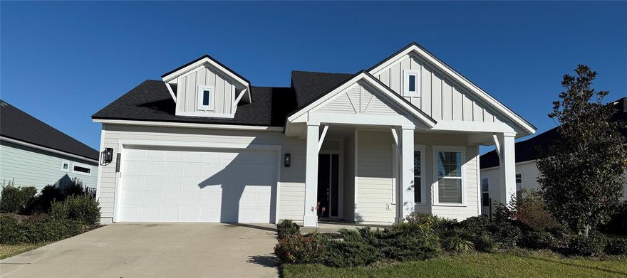 READY TO MOVE IN! This immaculate, less-than-3-year-old single-family home in Oakmont is now available for rent. Featuring a beautiful open floor plan with 3 bedrooms, 2 bathrooms, and a 2-car garage, this home offers modern comfort and style. The open-concept layout includes a spacious dining area, family room, and kitchen with large sliding glass doors leading to the covered lanai. The kitchen features an upgraded gas cooktop, stainless steel appliances, and abundant storage. The master suite boasts a tray ceiling and a generous walk-in closet. All bedrooms and the family room include ceiling fans with lights, and blinds are installed on all bedroom windows. A fully fenced backyard and full-yard irrigation system make outdoor living easy and enjoyable.Oakmont’s resort-style amenities include a clubhouse, high-tech fitness center, Olympic-size swimming pool, tennis, basketball, sand volleyball/pickleball courts, scenic walking trails through a turtle preserve, a playground, and more. You get to enjoy all of these amenities at no extra charge!
Conveniently located just minutes from shopping, restaurants, and the Town of Tioga, with easy access to I-75, Archer Road, and Celebration Pointe. Come see your future home today! 
All information and dimensions are from the owner and public records, believed to be accurate but not guranteed.