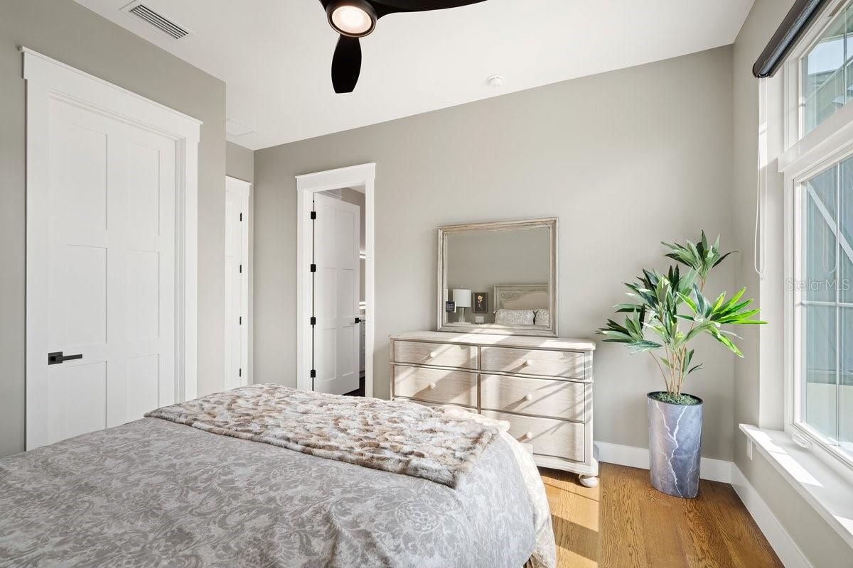 SEASIDE LNDGS - Residential