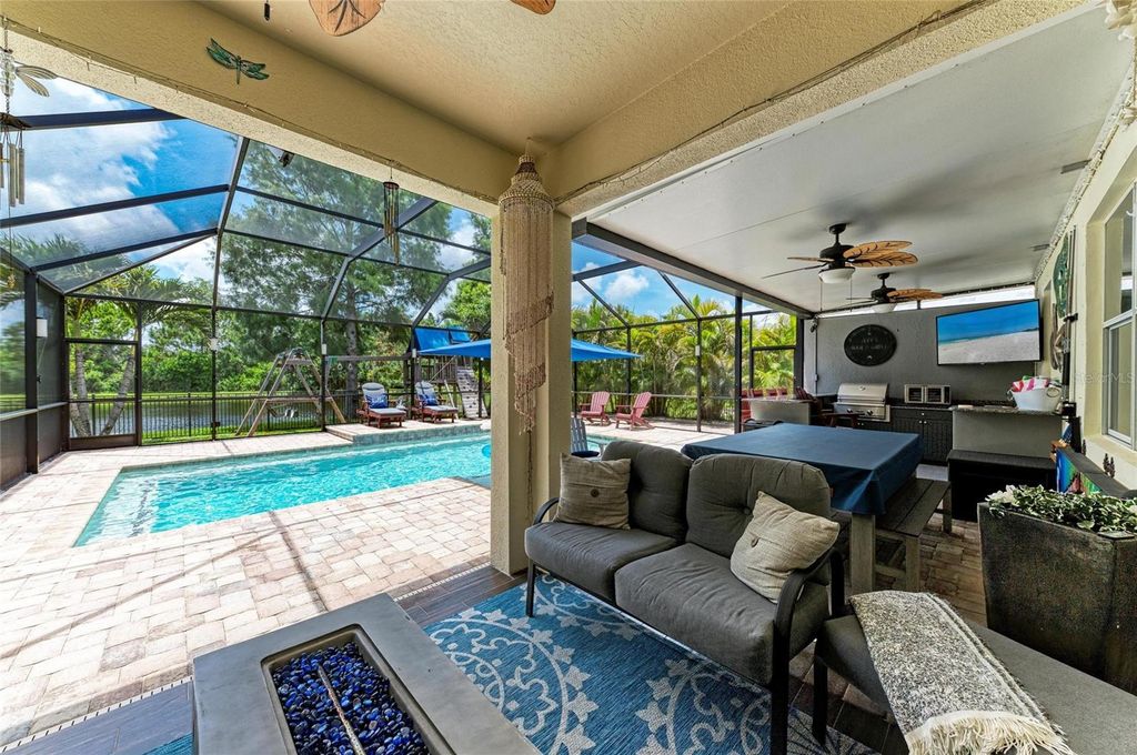 Photo of 3911 91st Avenue E, Parrish, FL 34219 (MLS # A4658389)