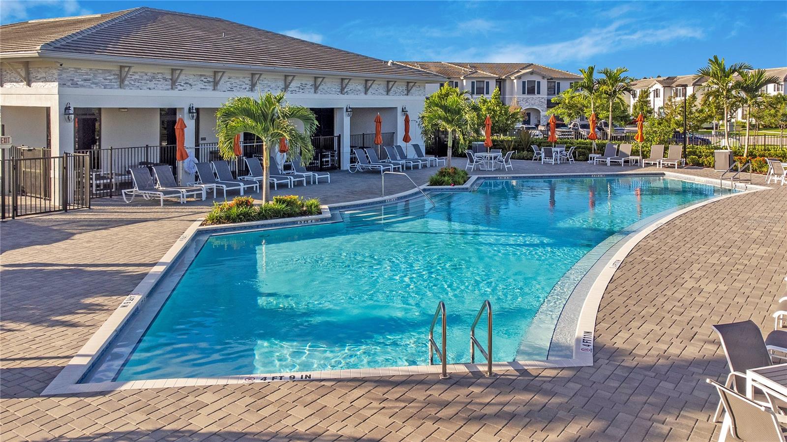 PINE ISLE - Residential