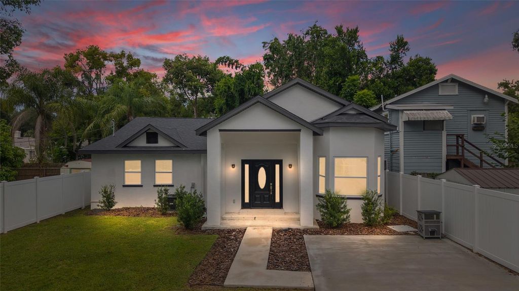 Photo of 914 E North Bay Street, Tampa, FL 33603 (MLS # TB8426879)