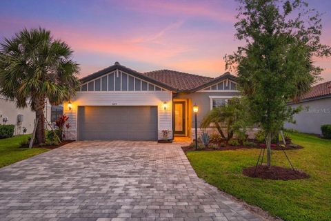 Photo of 3709 Savanna Palms Court, Bradenton, FL 34211 (MLS # TB8502085)