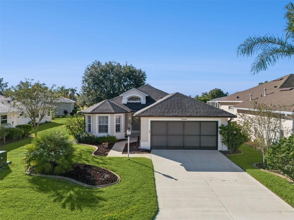 Photo of 5454 Sir Churchill Drive, Leesburg, FL 34748 (MLS # G5103855)