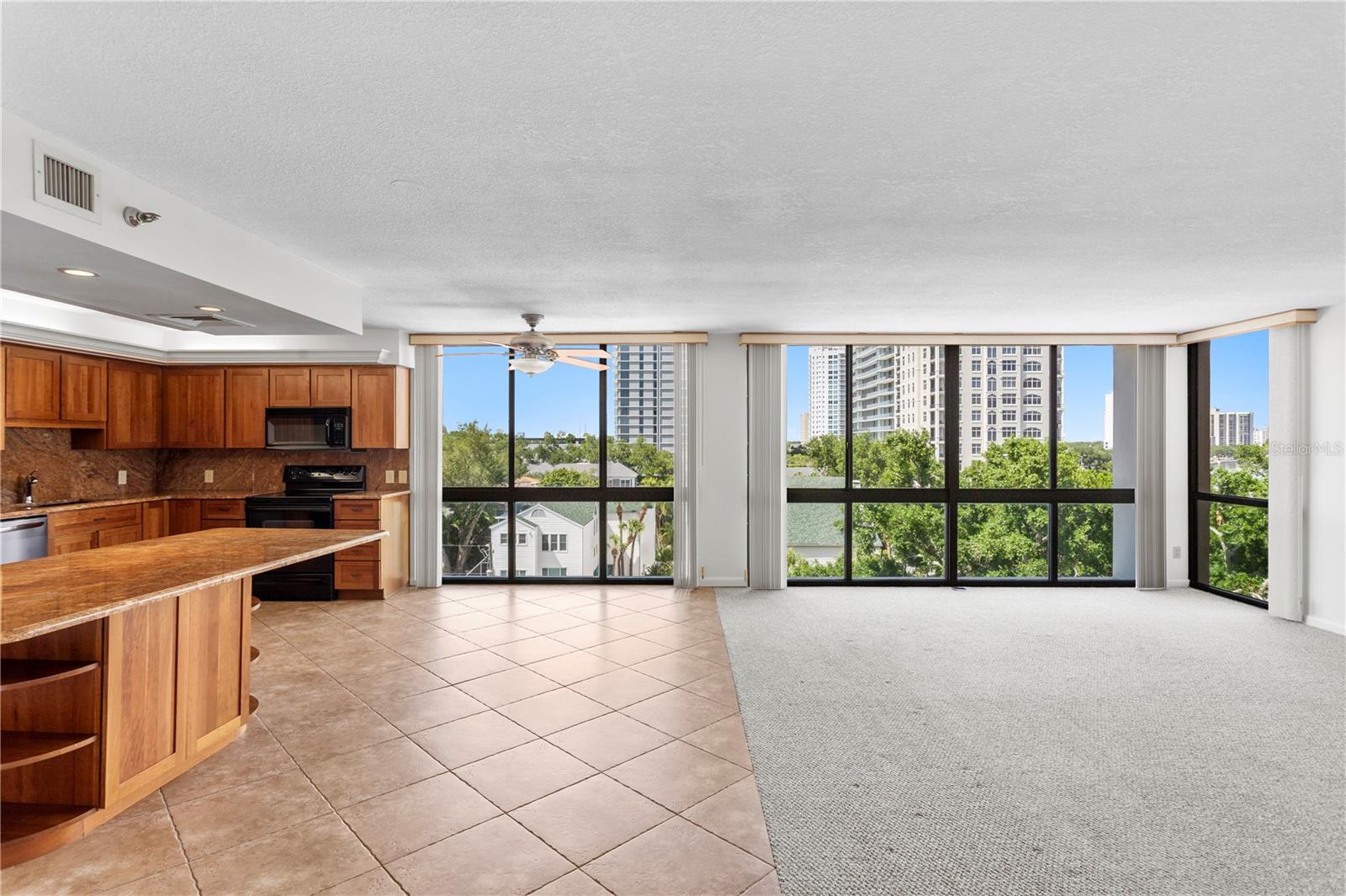 MONTE CARLO TOWERS A CONDOMINI - Residential