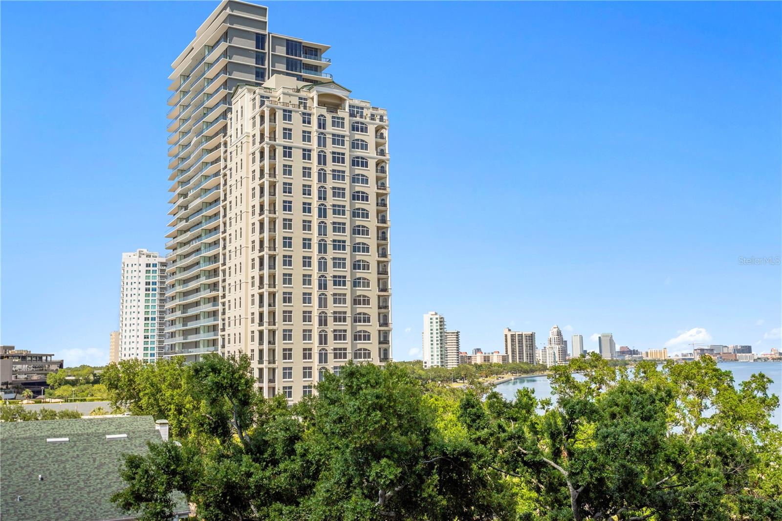 MONTE CARLO TOWERS A CONDOMINI - Residential