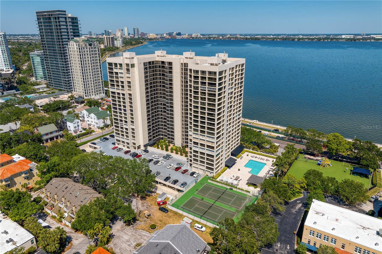 MONTE CARLO TOWERS A CONDOMINI - Residential