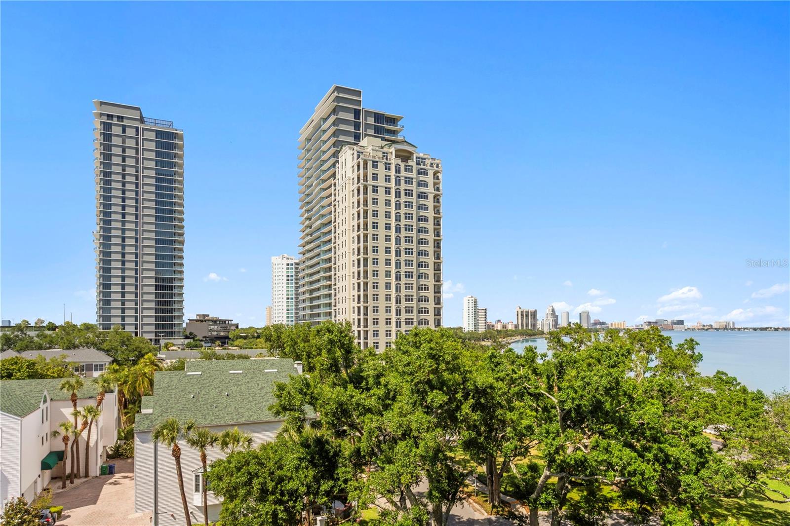 MONTE CARLO TOWERS A CONDOMINI - Residential