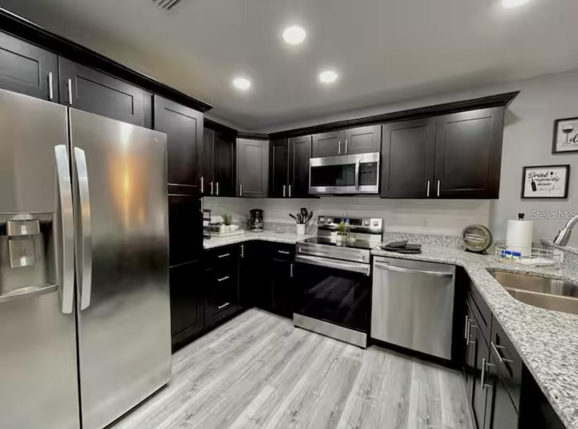 CLUB CORTILE CONDO PH 6 - Residential Lease