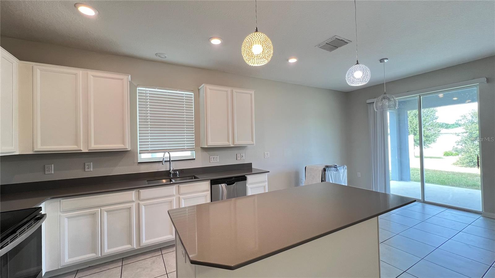 GREATER LAKES PH 4 - Residential Lease