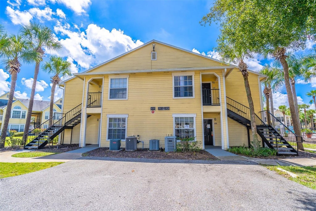 Photo of 1057 S Hiawassee Road #1912, Orlando, FL 32835 (MLS # O6441439)