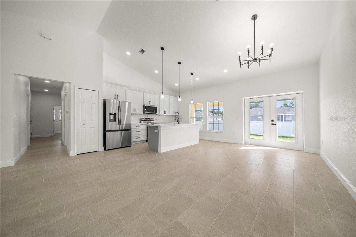 ROLLING RANCH ESTATE - Residential