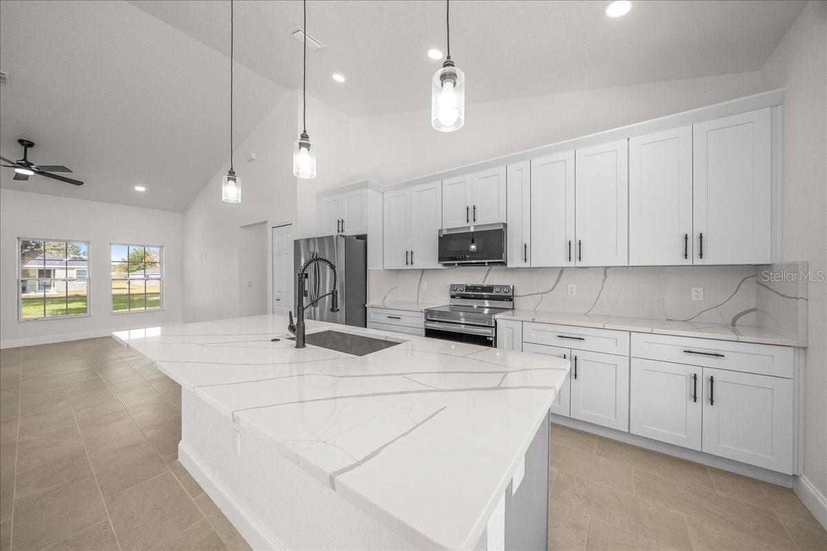 ROLLING RANCH ESTATE - Residential