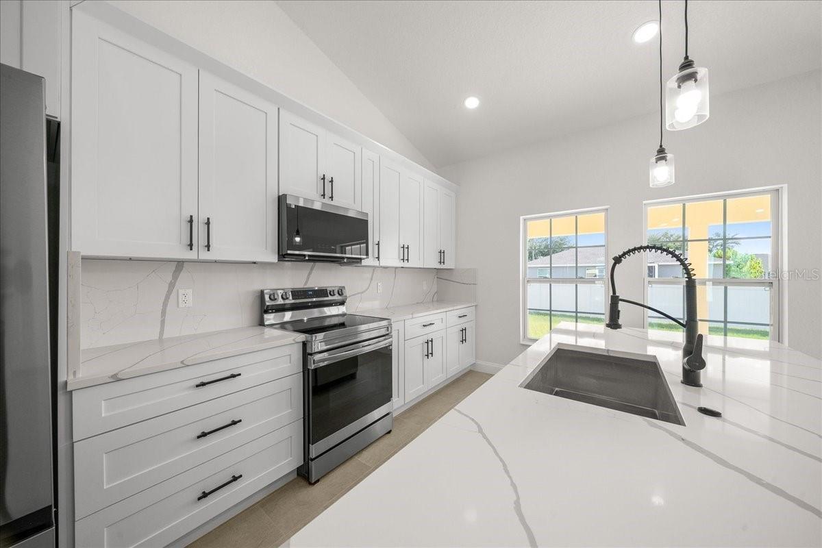 ROLLING RANCH ESTATE - Residential