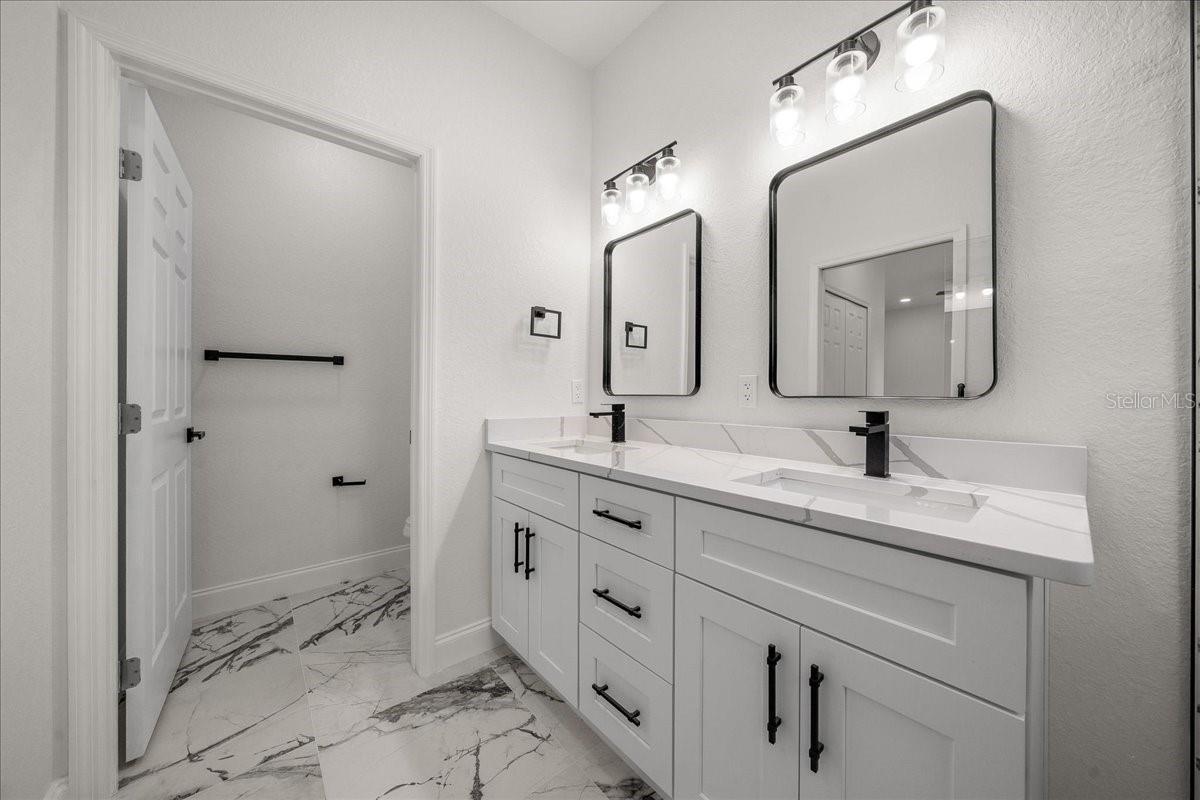 ROLLING RANCH ESTATE - Residential