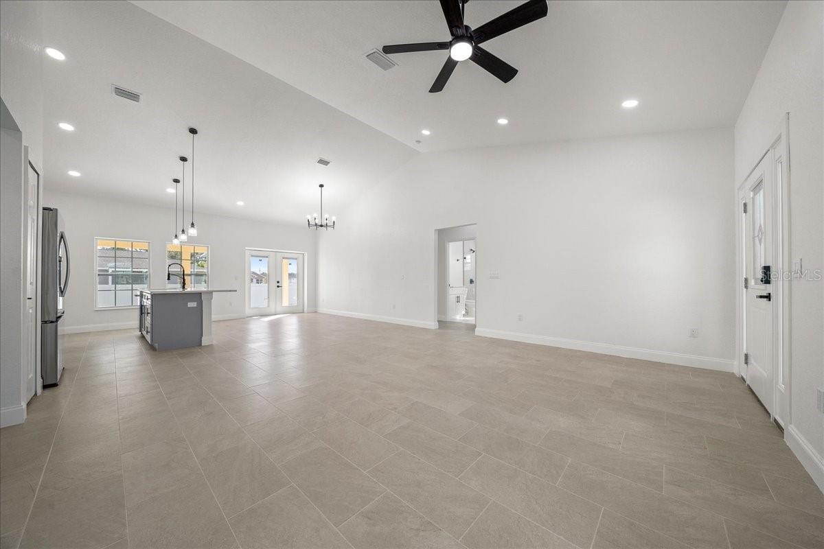 ROLLING RANCH ESTATE - Residential