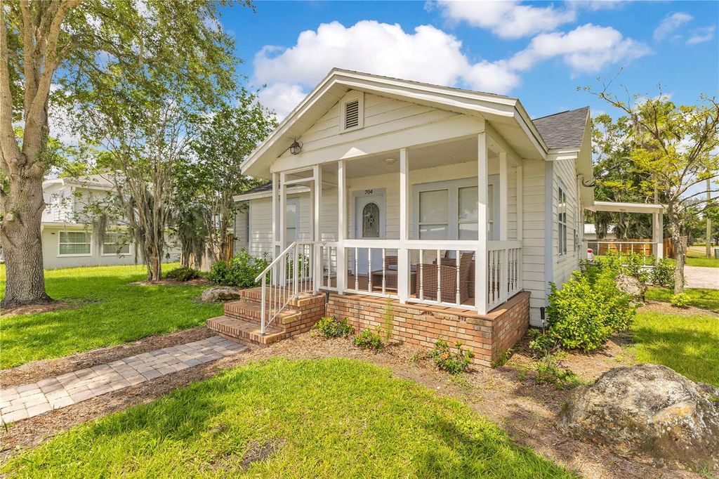 Photo of 704 S Clyde Avenue, Kissimmee, FL 34741 (MLS # S5152030)