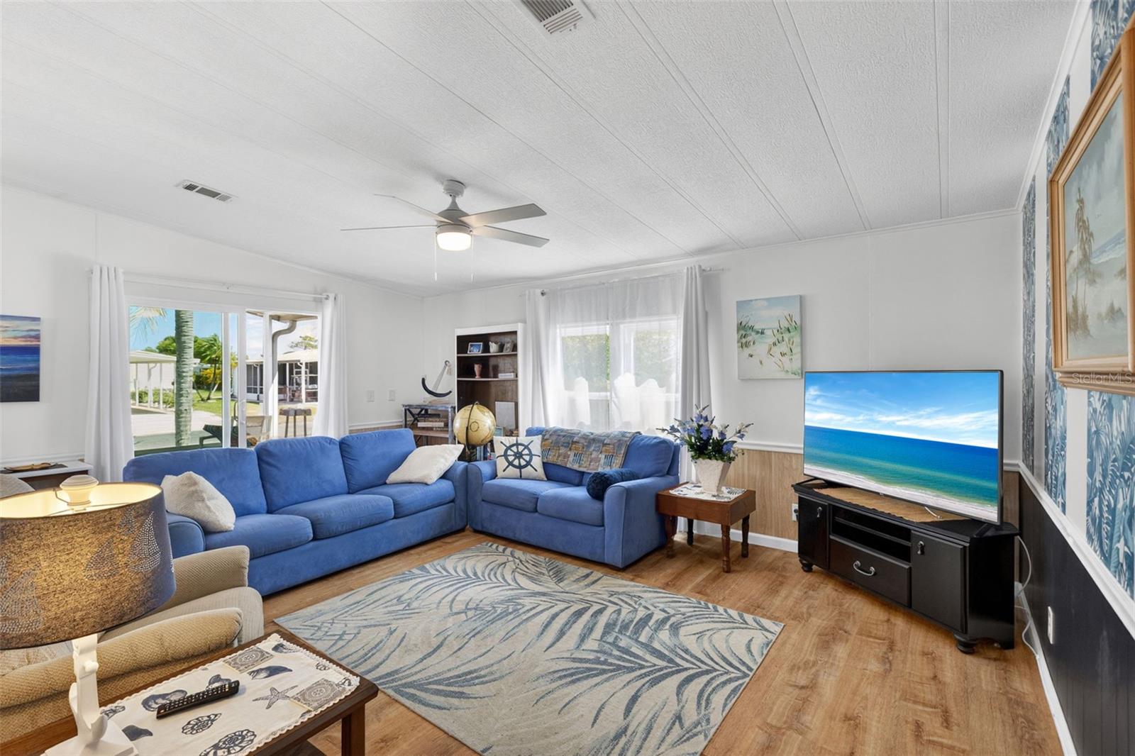 LA CASA MHP CO-OP - Residential