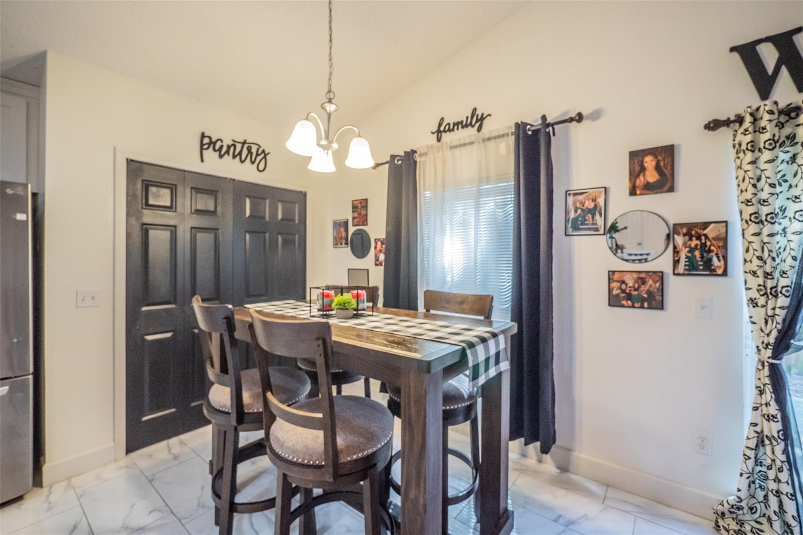 BLUE SPGS VILLAS - Residential