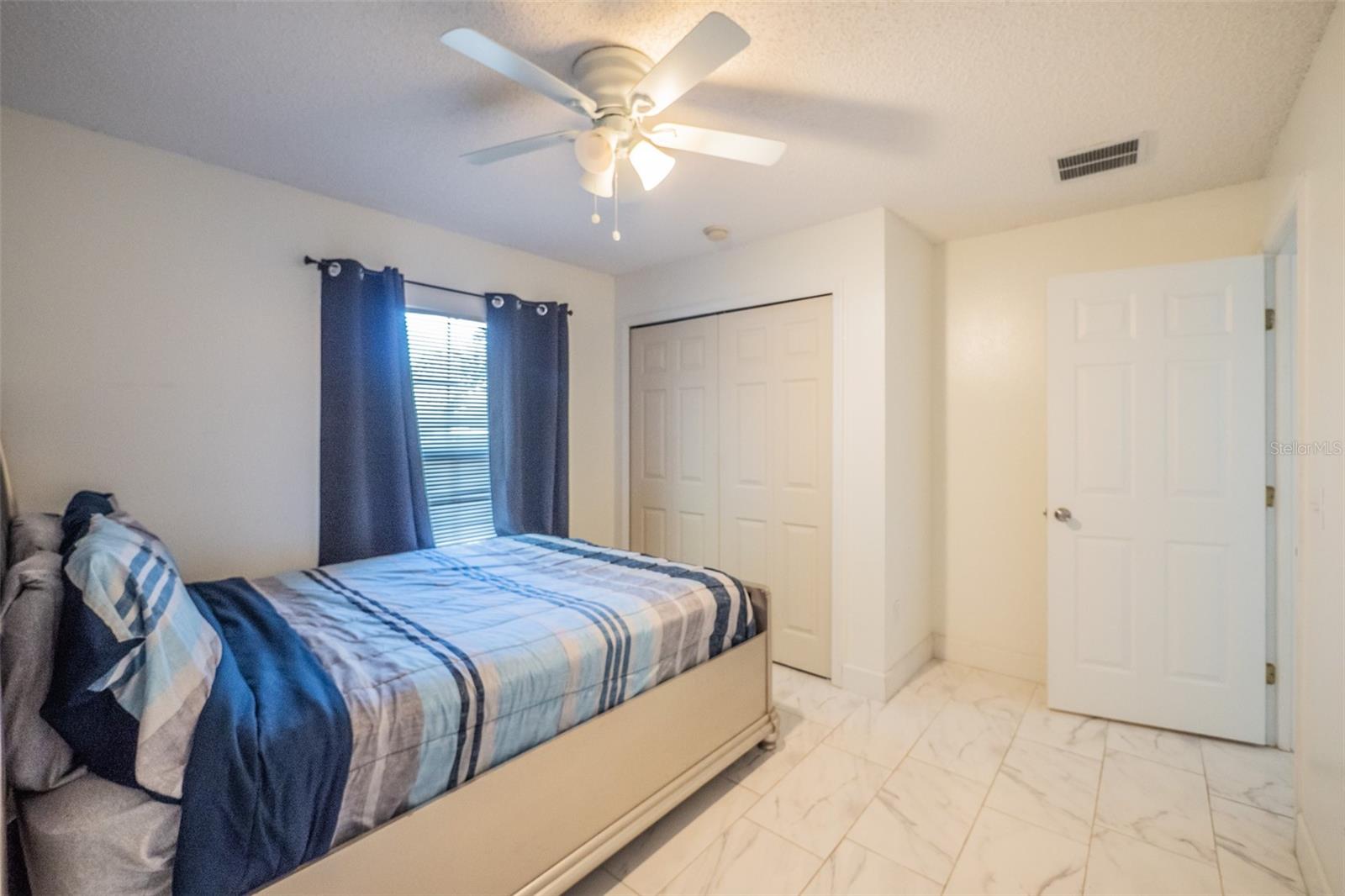 BLUE SPGS VILLAS - Residential