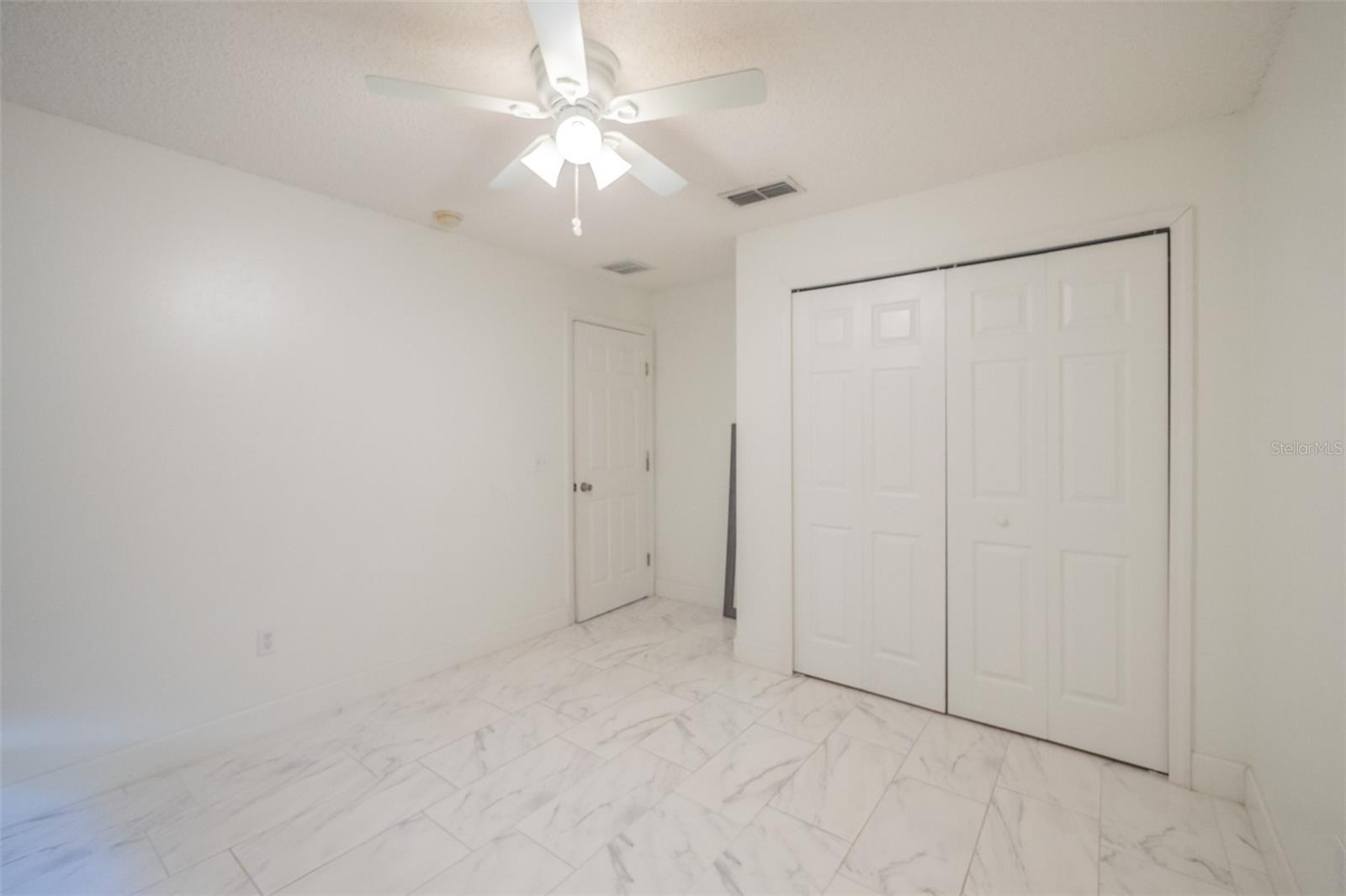 BLUE SPGS VILLAS - Residential