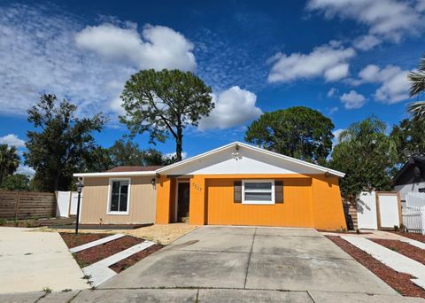 Photo of 7517 Brookhaven Court, Tampa, FL 33634 (MLS # TB8437139) Photo of 7517 Brookhaven Court, Tampa, FL 33634 (MLS # TB8437139)