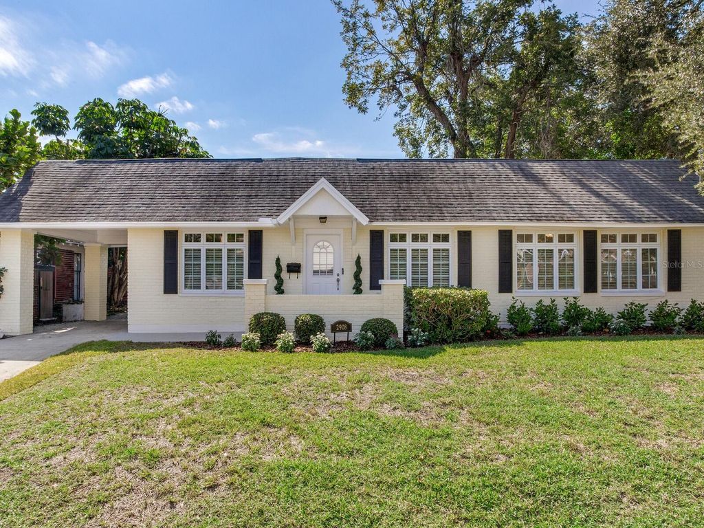 Photo of 2908 W San Isidro Street, Tampa, FL 33629 (MLS # TB8442042)