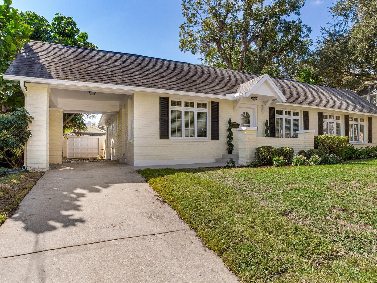 2908 W SAN ISIDRO STREET